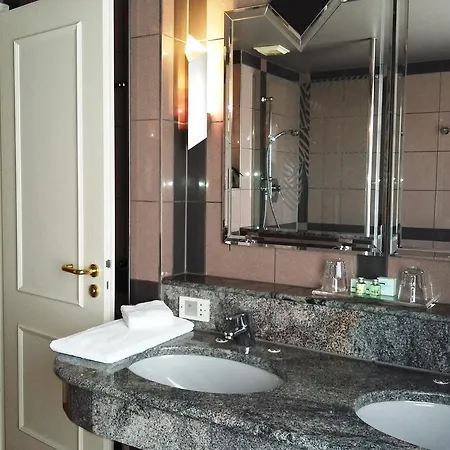 Asam Hotel 4*