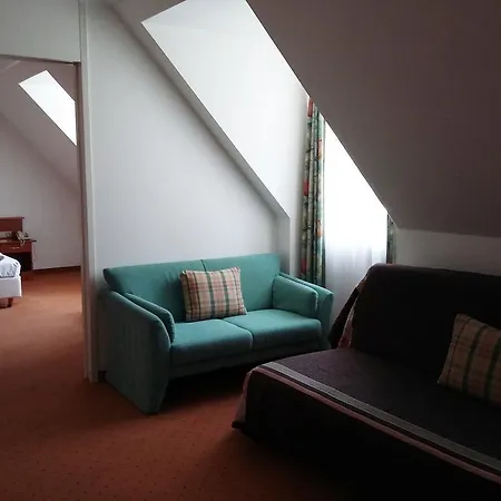 Hotell Asam 4*