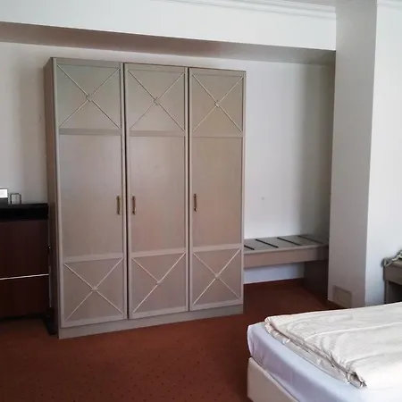 Hotell Asam 4*