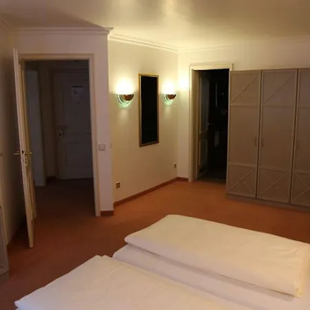 Asam Hotell